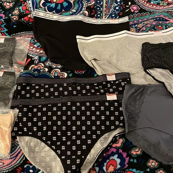 Lot of 9 brand new pairs of ladies panties. - Picture 2 of 10